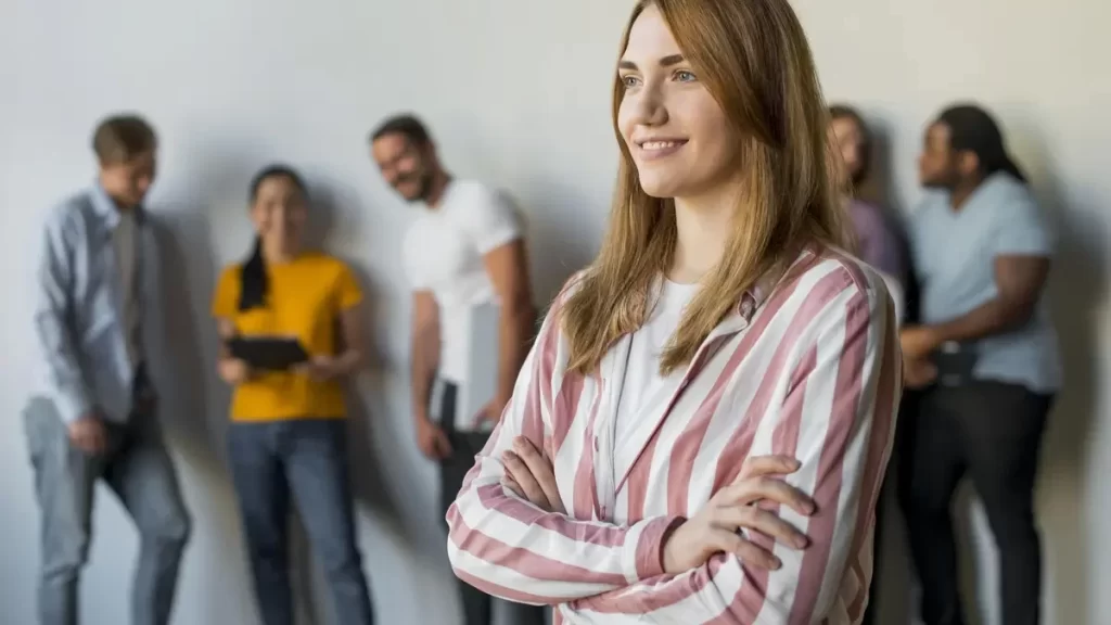 Mulher l&iacute;der cem ambiente saud&aacute;vel de trabalho. Lideran&ccedil;a Humanizada.