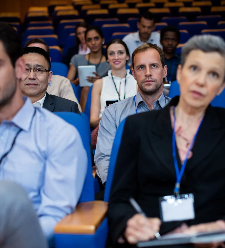 Executivos em experi&ecirc;ncia de aprendizado em programa de educa&ccedil;&atilde;o executiva